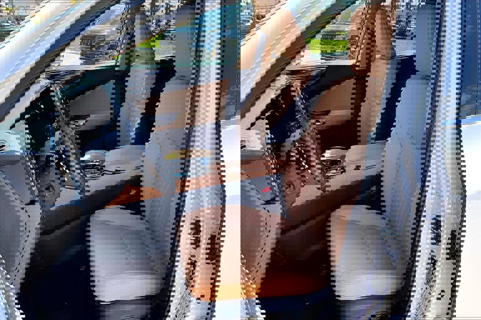 Used 2025 Lexus NX 250 FWD w/ Accessory Package (Z1) image 8