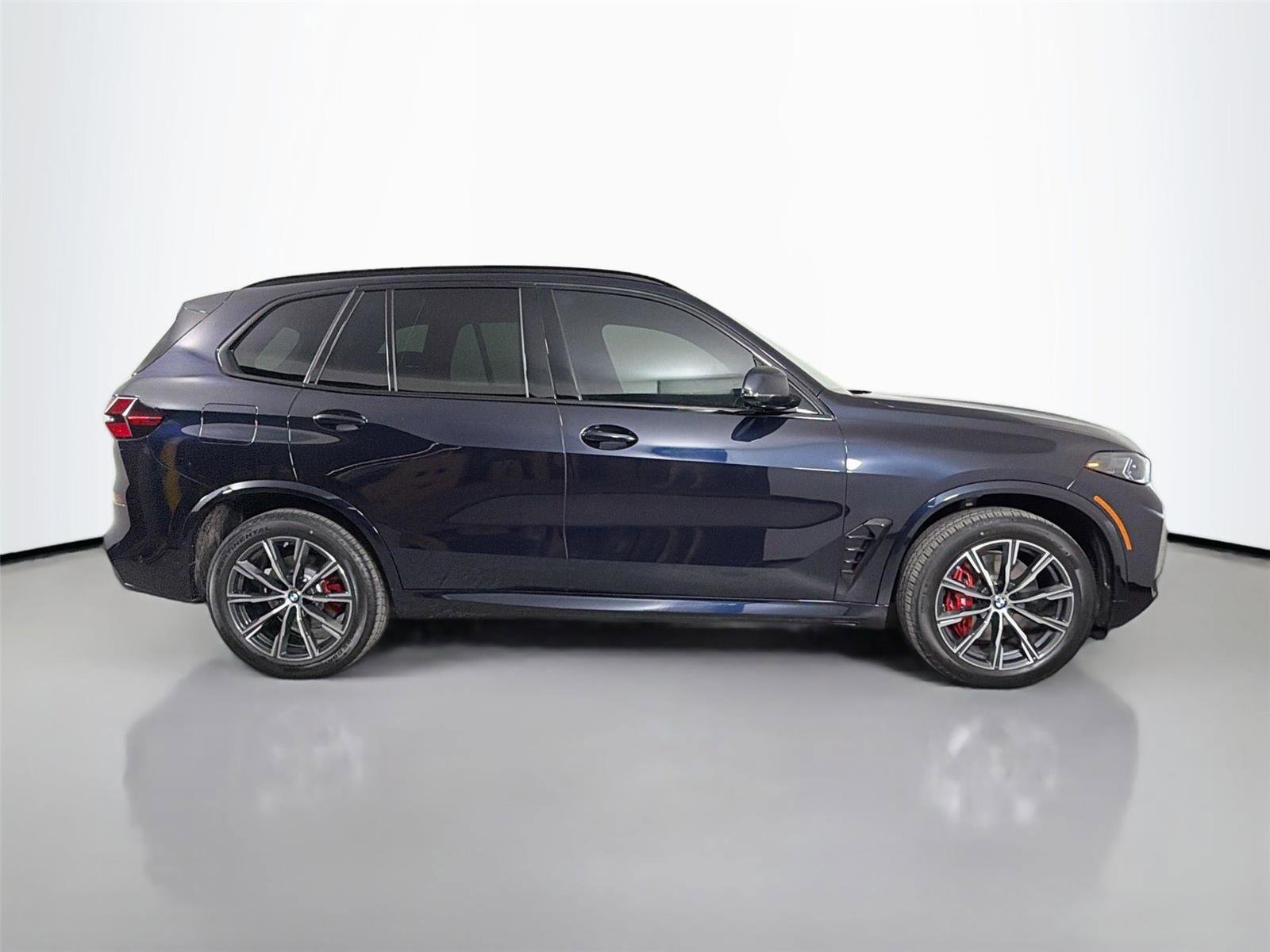 New 2026 BMW X5 xDrive40i w/ M Sport Package AWD/4WD image 4