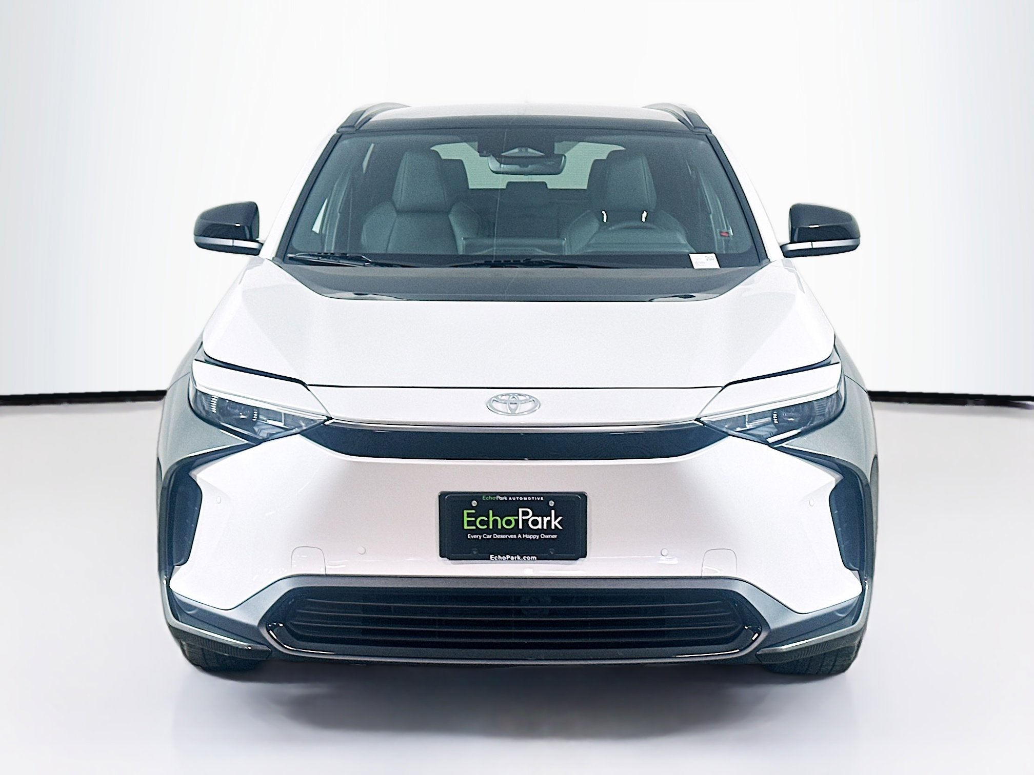 Used 2023 Toyota bZ4X XLE w/ Weather Package FWD image 2