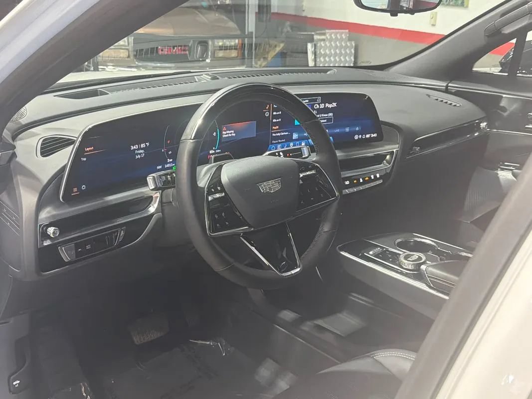 Used 2024 Cadillac Lyriq Sport AWD/4WD image 52