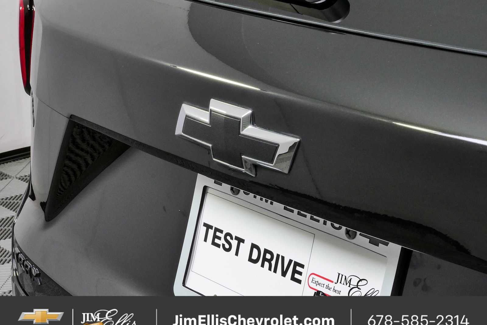 Certified 2025 Chevrolet Trax RS w/ Sunroof Package FWD image 34