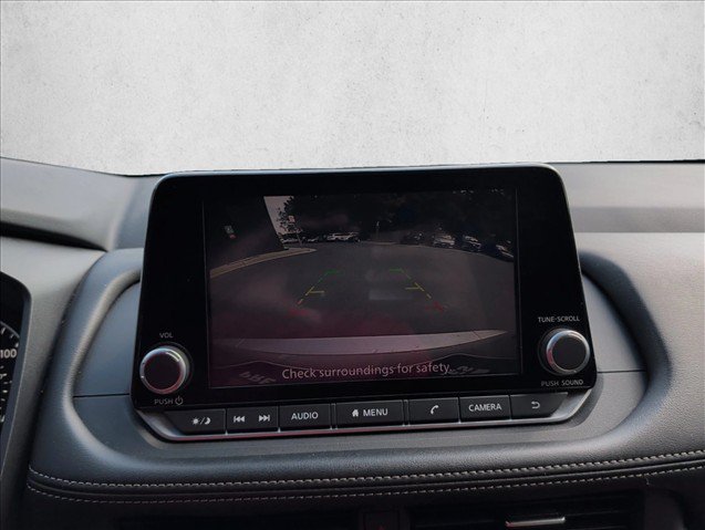 Used 2024 Nissan Rogue SV AWD/4WD image 16