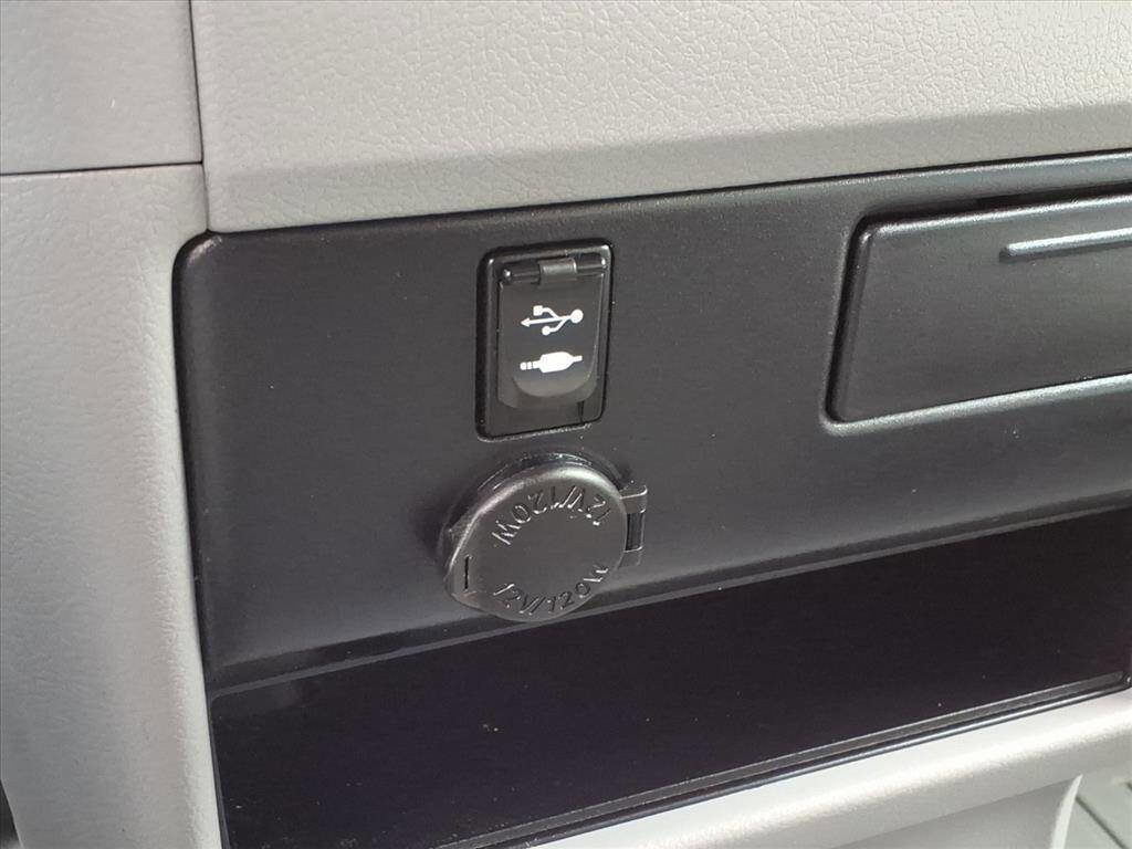 Used 2017 Toyota Sienna LE image 21