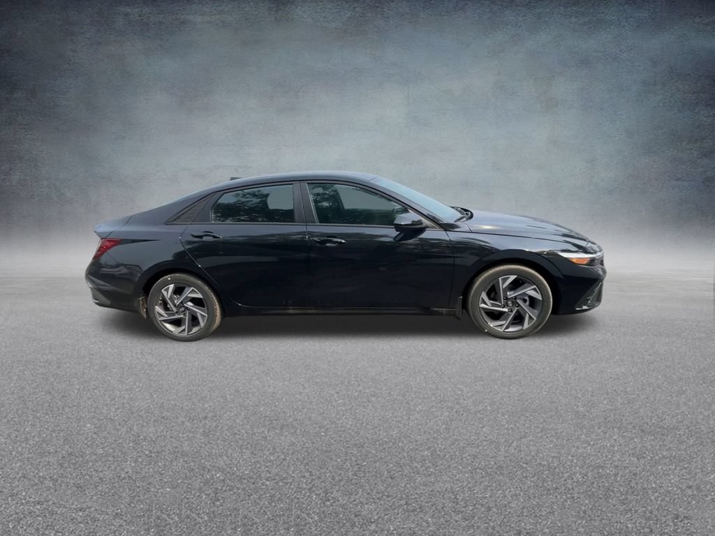 Used 2025 Hyundai Elantra Sport FWD image 27