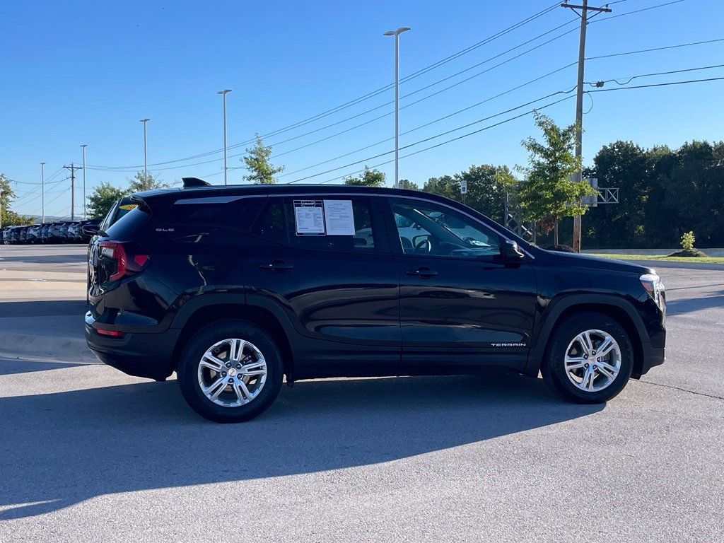 Used 2024 GMC Terrain SLE AWD/4WD image 8