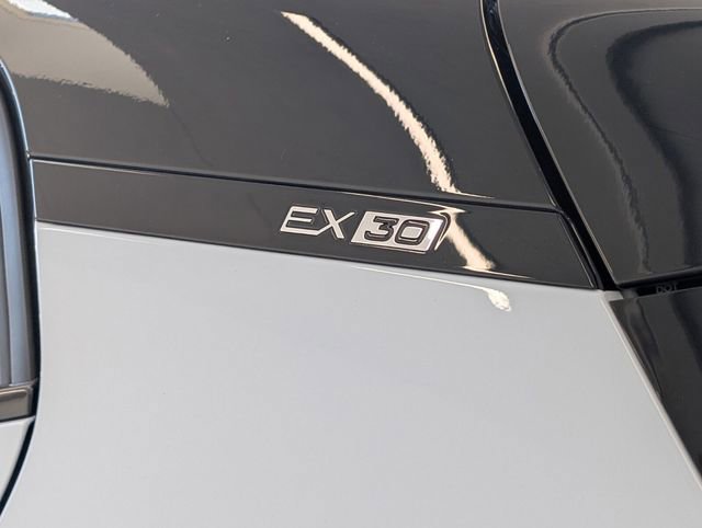 Used 2025 Volvo EX30 Ultra image 11