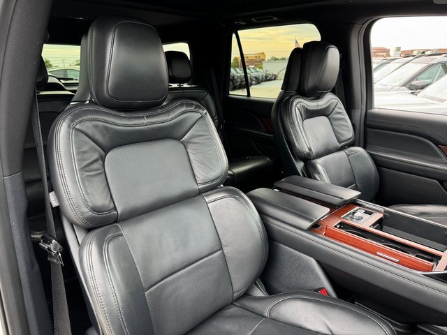Used 2022 Lincoln Navigator Reserve w/ Monochromatic Package image 23