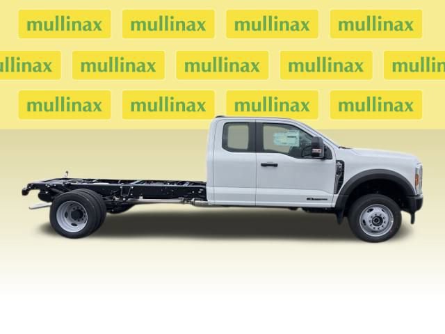 New 2025 Ford F550 4x4 SuperCab Super Duty image 2
