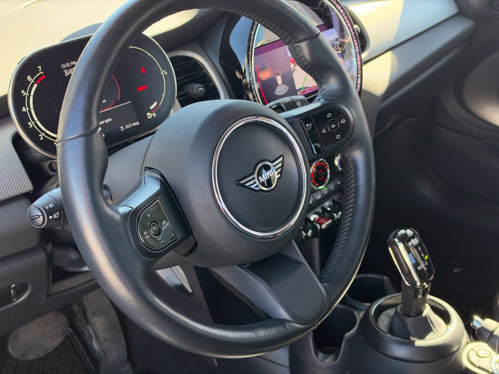 Used 2024 MINI Cooper 2-Door Hardtop FWD image 14