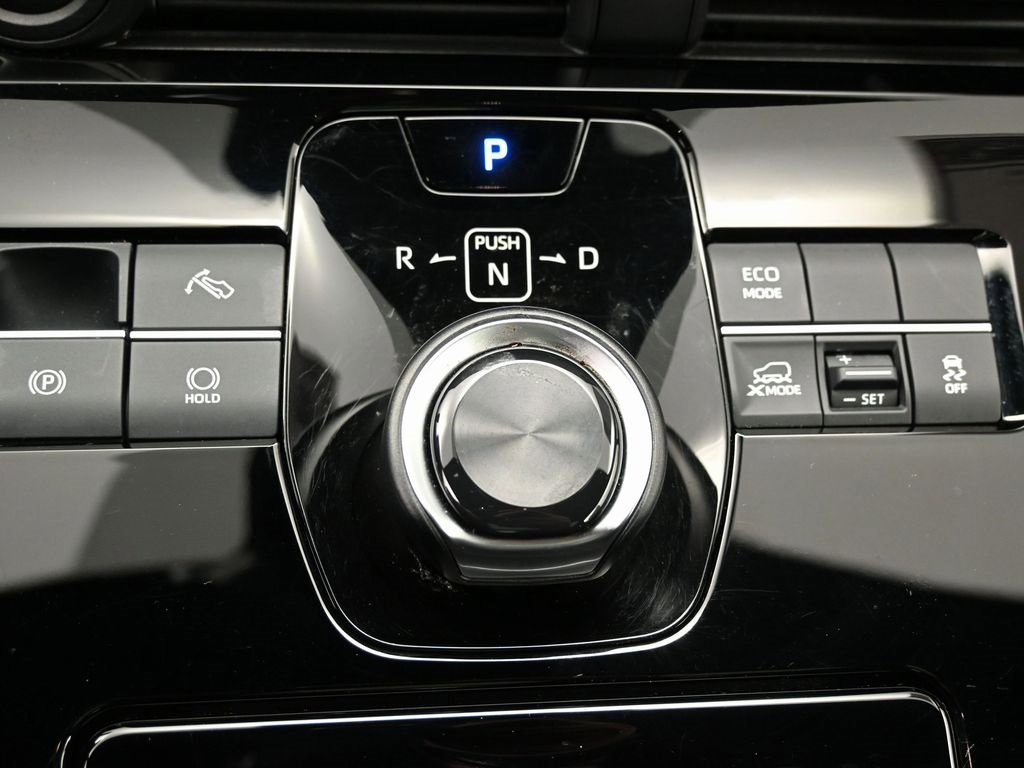 Used 2024 Toyota bZ4X XLE w/ Weather Package image 28