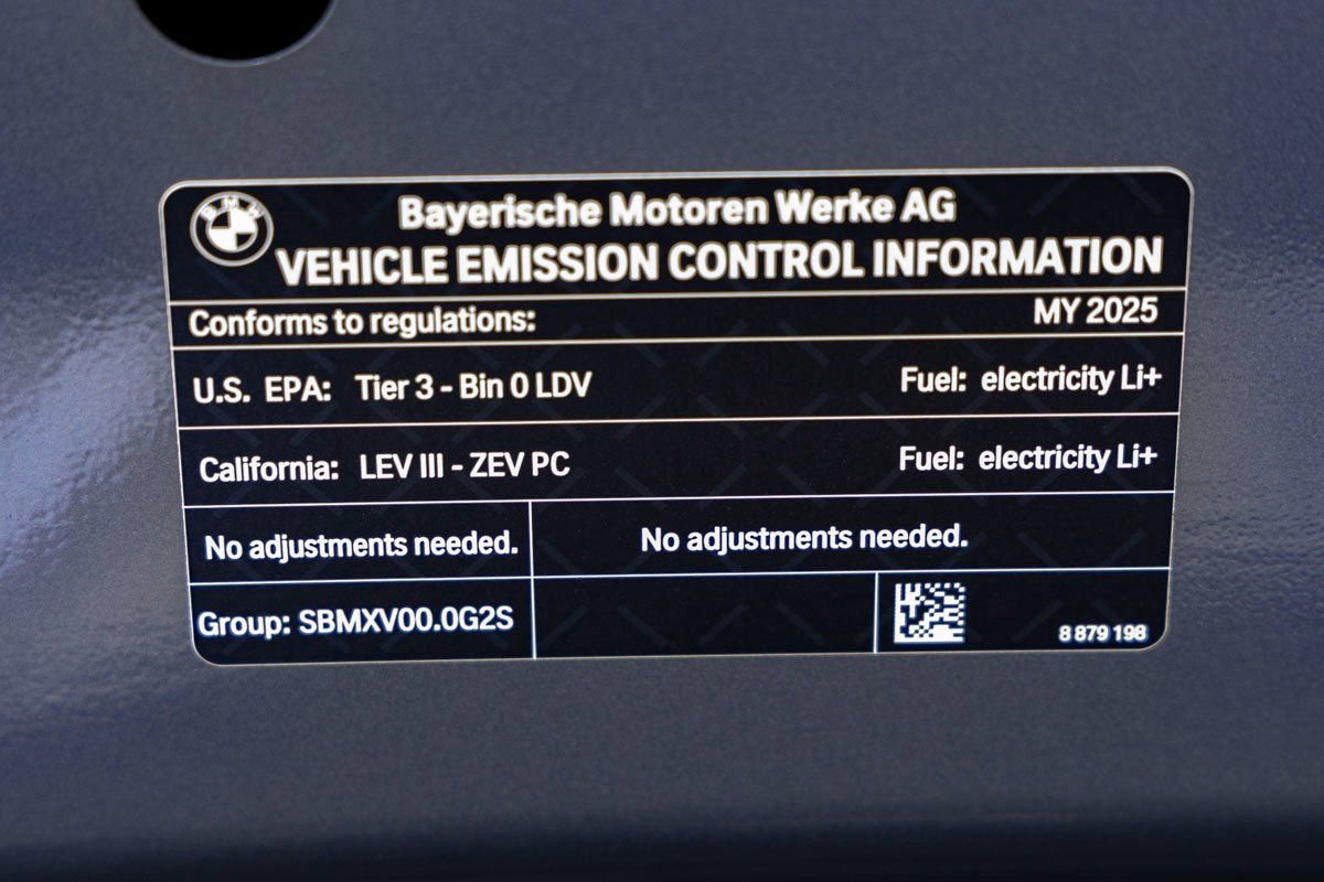 Certified 2025 BMW i4 eDrive40 image 34