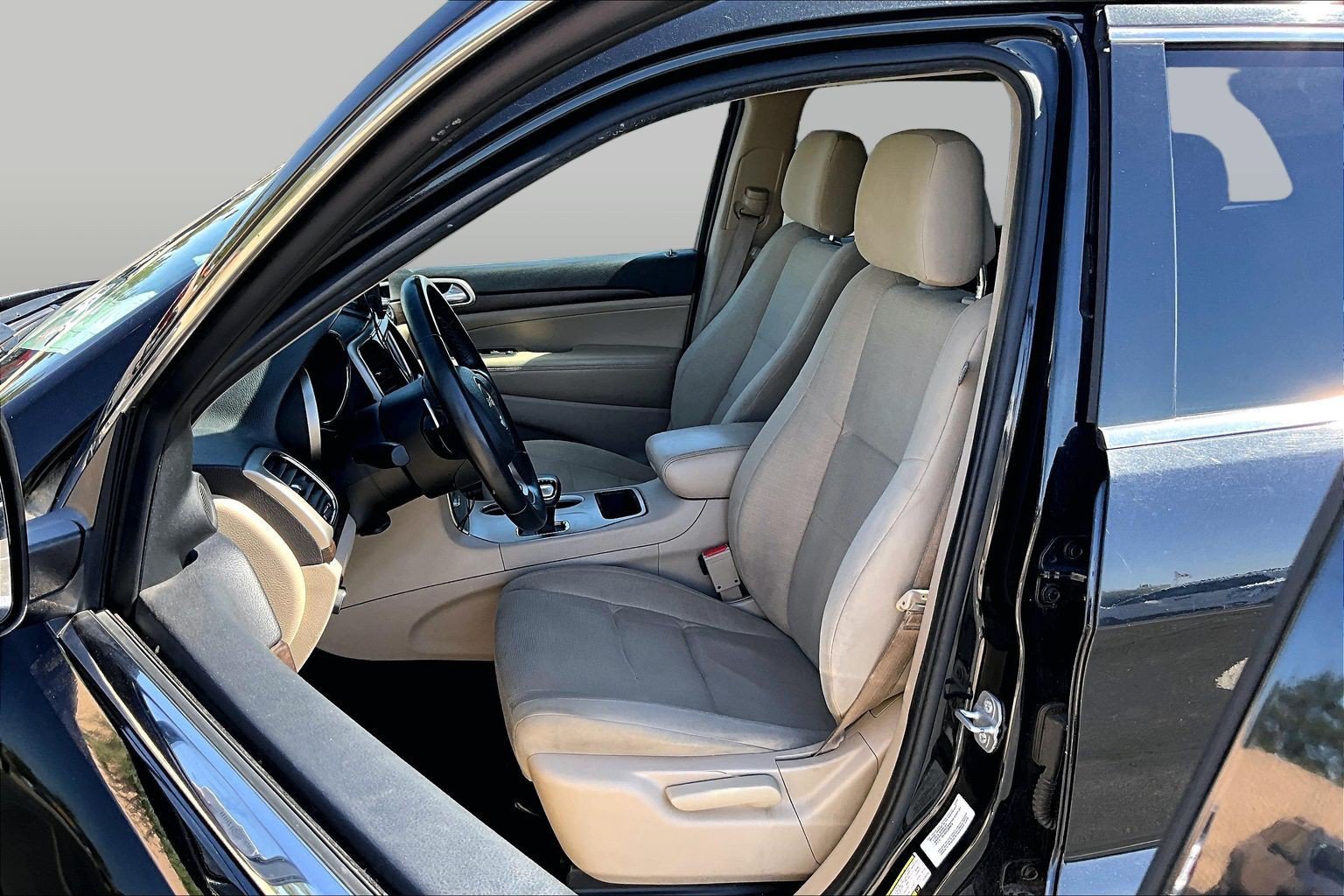 Used 2014 Jeep Grand Cherokee Laredo AWD/4WD image 24