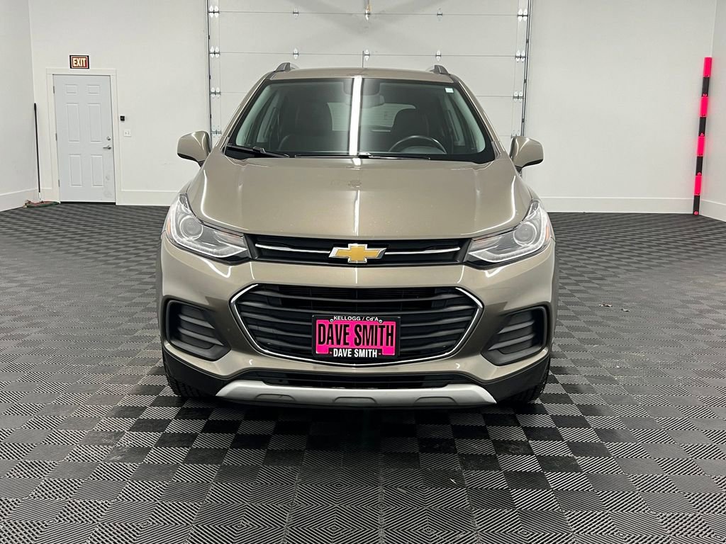 Used 2021 Chevrolet Trax LT w/ Premium Seat Package image 5