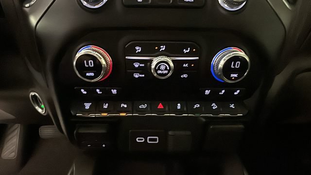 Used 2023 GMC Sierra 2500 Denali w/ Denali Ultimate Package AWD/4WD image 22