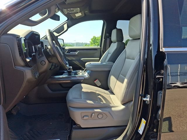 Used 2022 Chevrolet Silverado 1500 LTZ AWD/4WD image 15