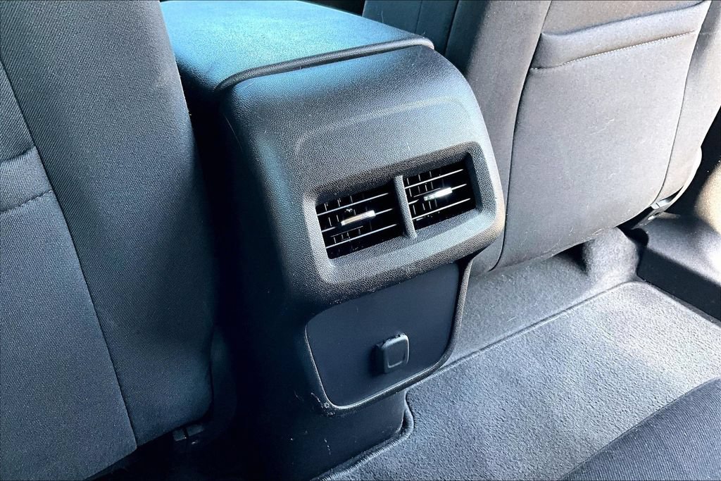 Used 2018 Chevrolet Equinox LS FWD image 33