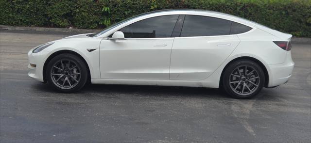 Used 2019 Tesla Model 3 Long Range RWD image 3