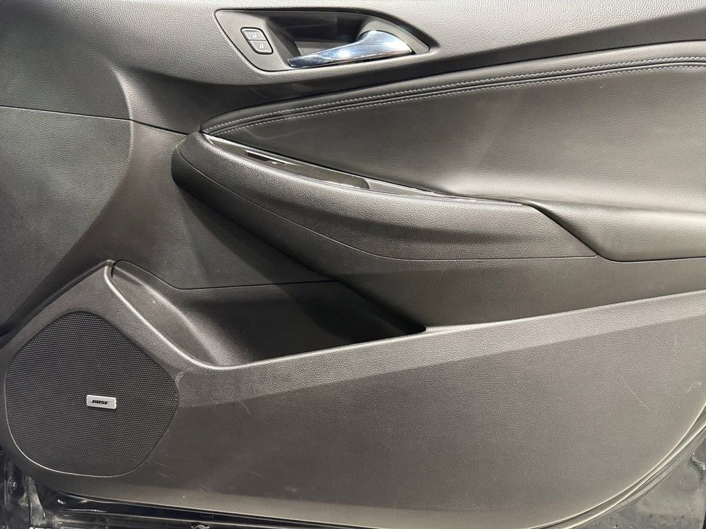 Used 2017 Chevrolet Cruze Premier FWD image 12