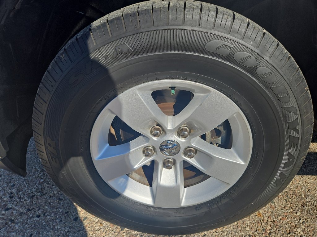 Used 2021 RAM 1500 Tradesman w/ Chrome Plus Package image 4