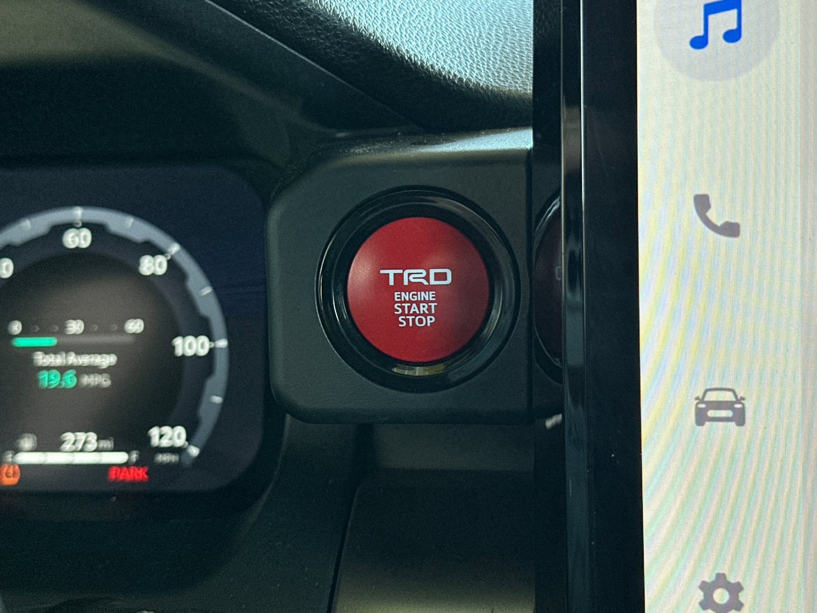 Used 2025 Toyota Tacoma TRD Off-Road image 19