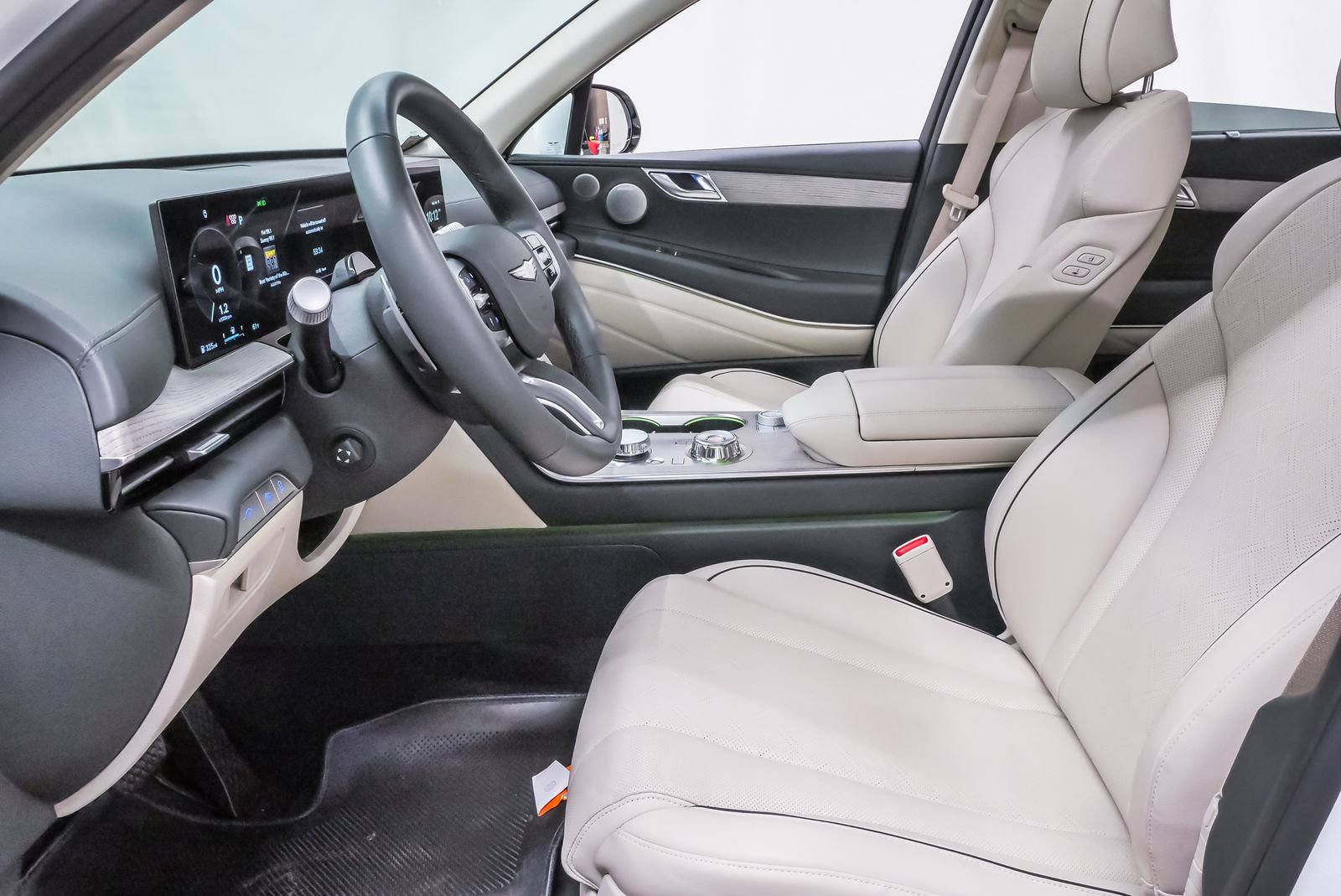 Certified 2026 Genesis GV80 2.5T Advanced image 9