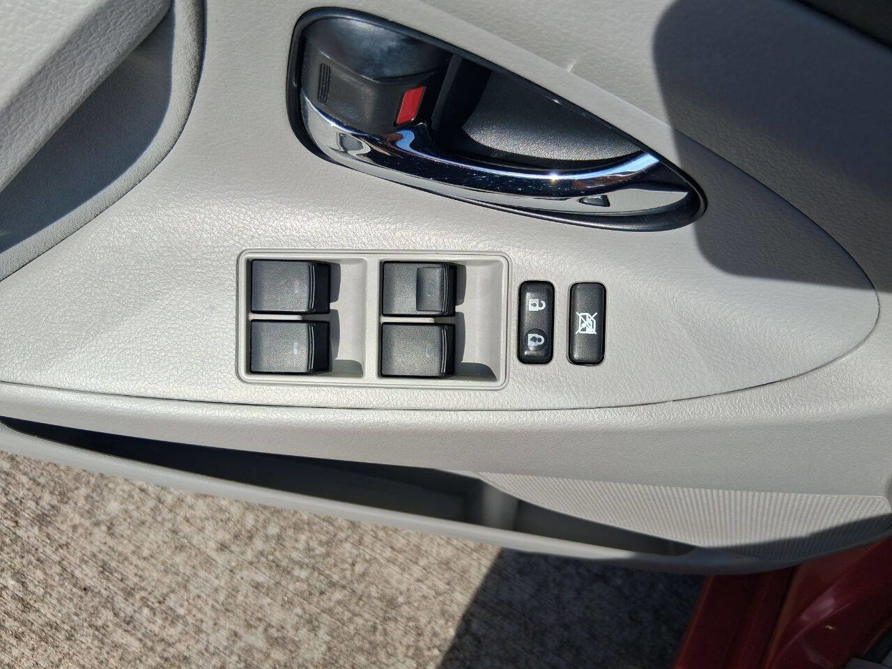 Used 2011 Toyota Camry LE FWD image 29