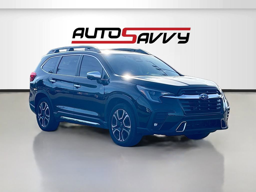 Used 2023 Subaru Ascent Touring image 1