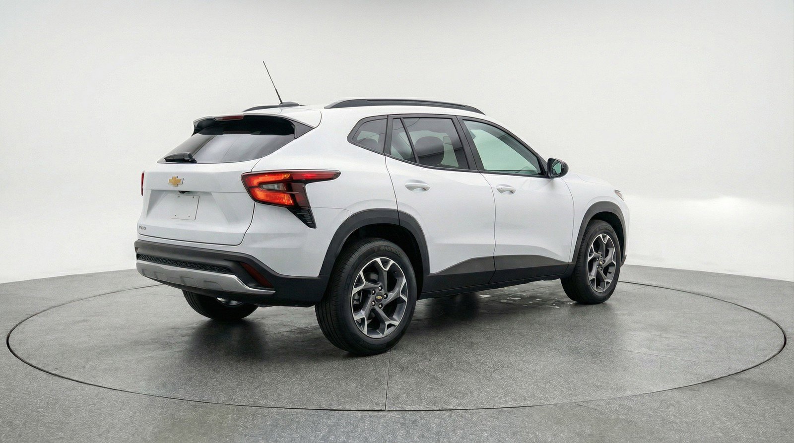 Used 2025 Chevrolet Trax LT w/ LT Convenience Package FWD image 6