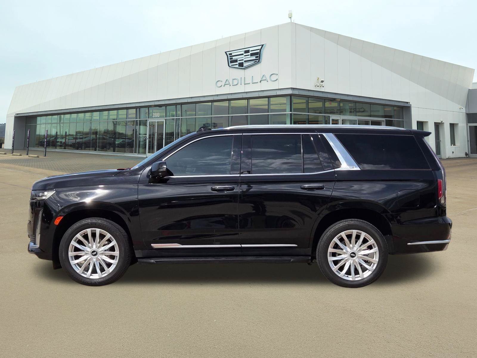 Used 2022 Cadillac Escalade Luxury AWD/4WD image 3