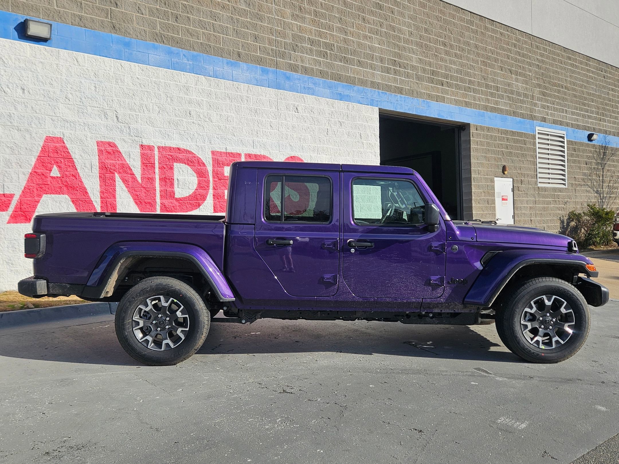 New 2026 Jeep Gladiator Sport image 8