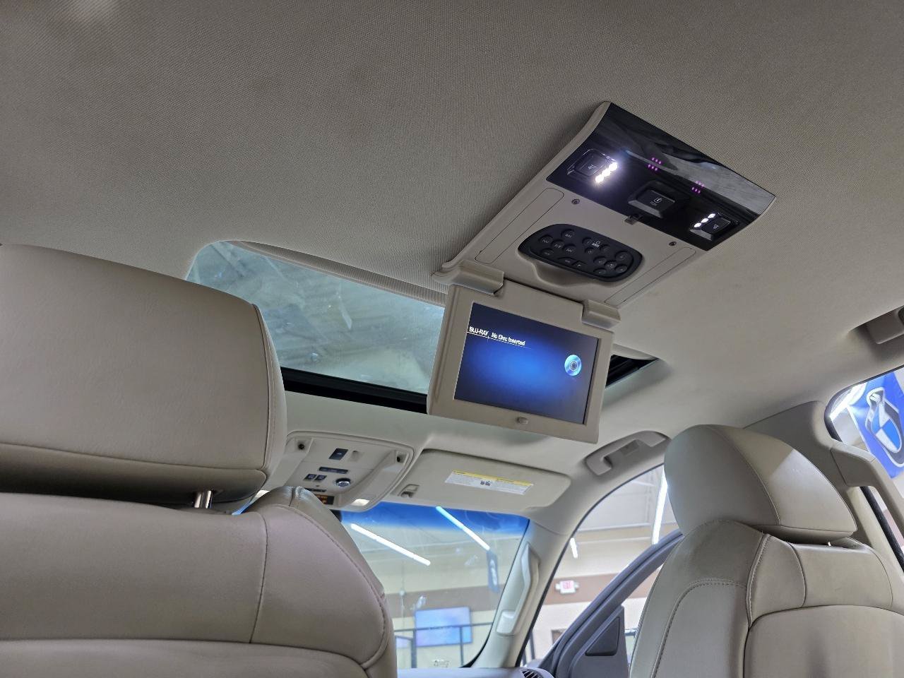Used 2017 Cadillac Escalade Premium Luxury AWD/4WD image 40