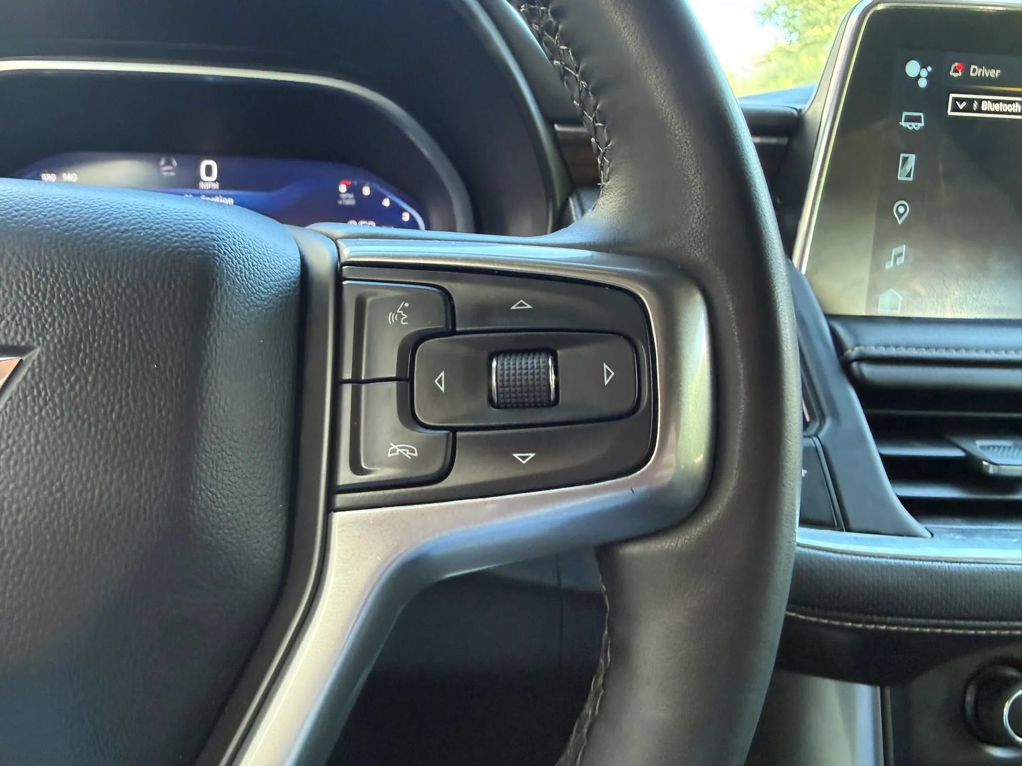 Used 2023 Chevrolet Suburban Premier w/ Premium Package 2 AWD/4WD image 25