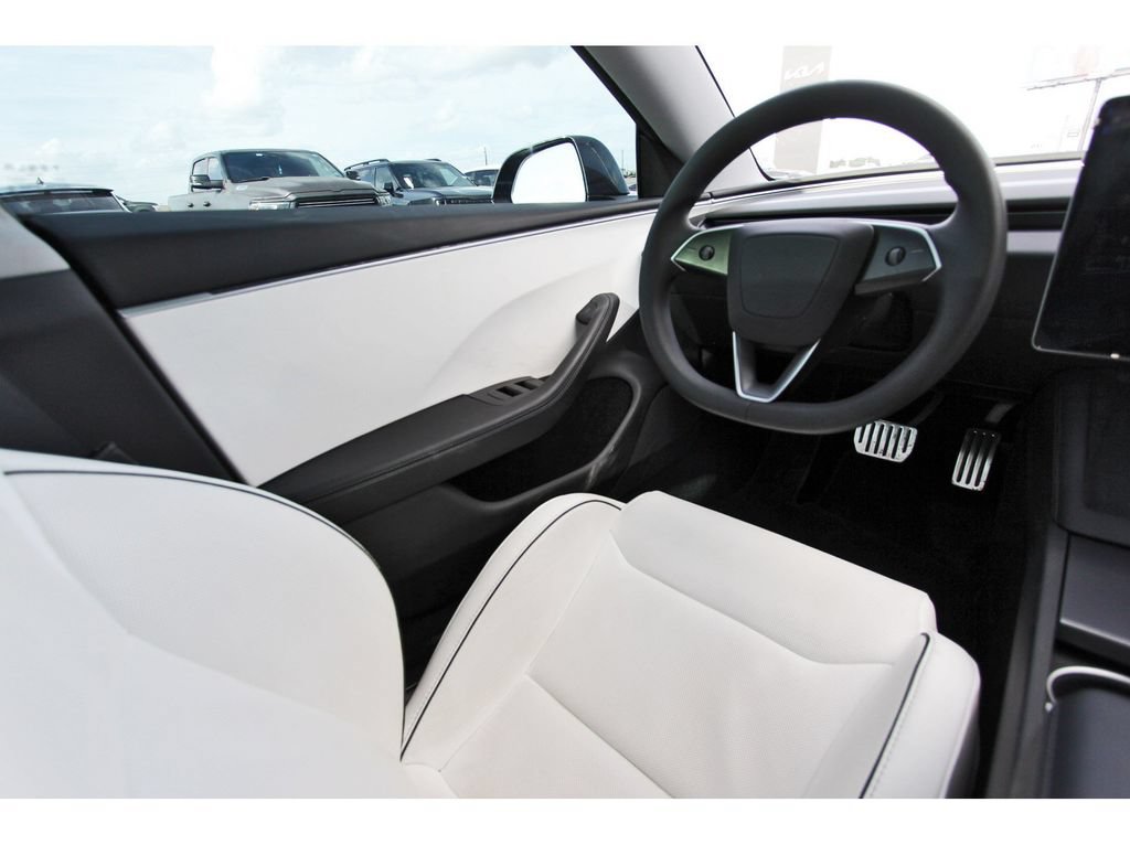 Used 2024 Tesla Model 3 Performance AWD/4WD image 9