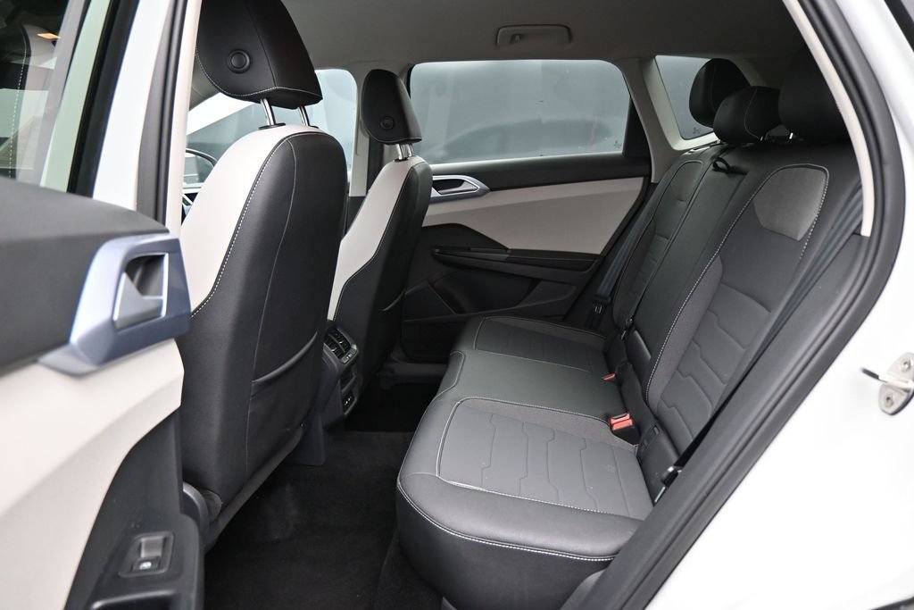 Used 2026 Volkswagen Taos SE AWD/4WD image 25