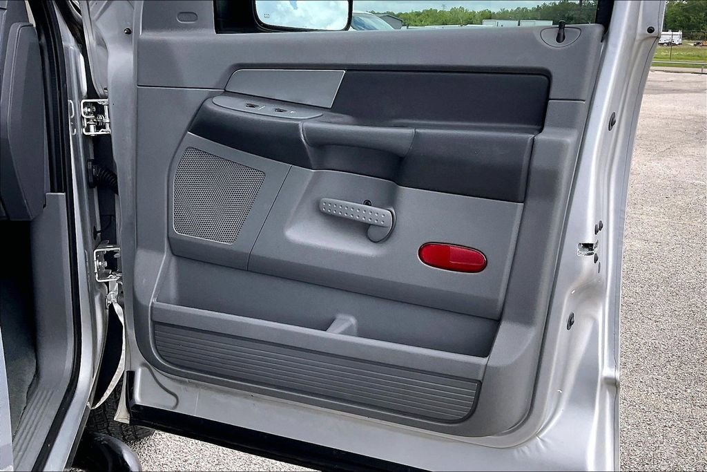 Used 2007 Dodge Ram 3500 Truck SLT image 28