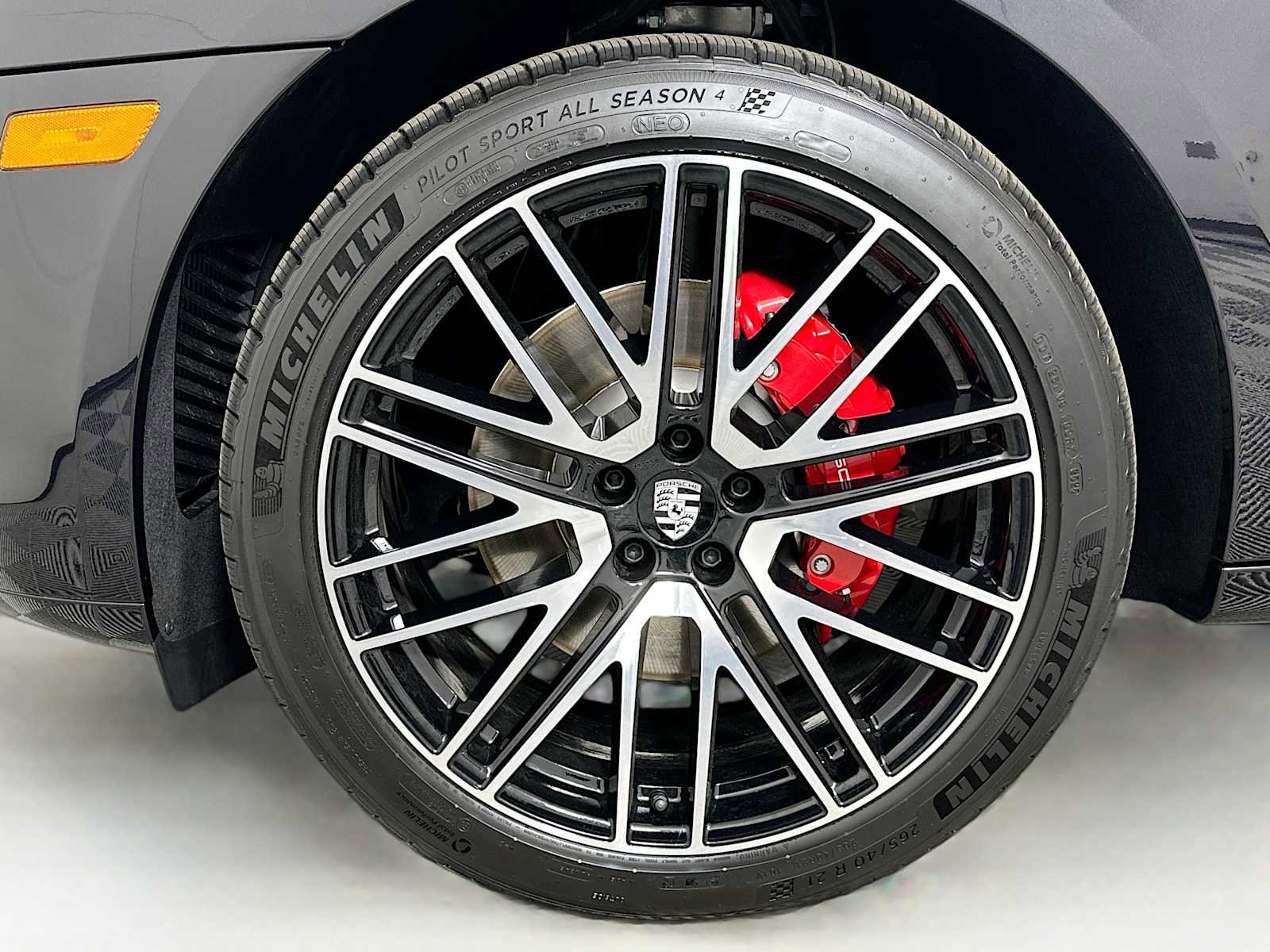 New 2025 Porsche Macan S image 32