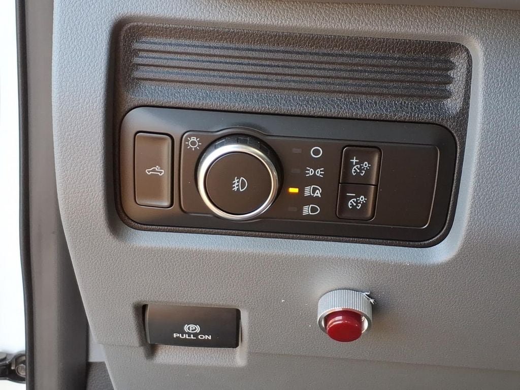 New 2026 Ford F550 4x4 Regular Cab Super Duty image 10