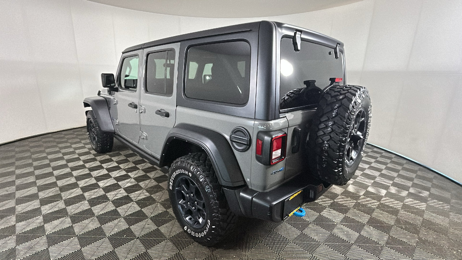 Used 2023 Jeep Wrangler Unlimited w/ Convenience Group AWD/4WD image 5