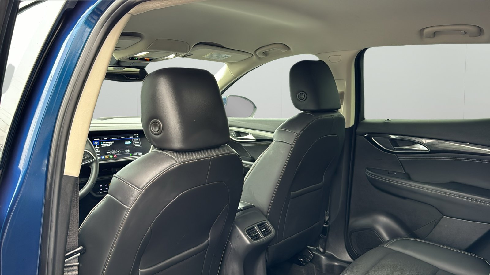 Used 2023 Buick Envision Essence FWD image 17