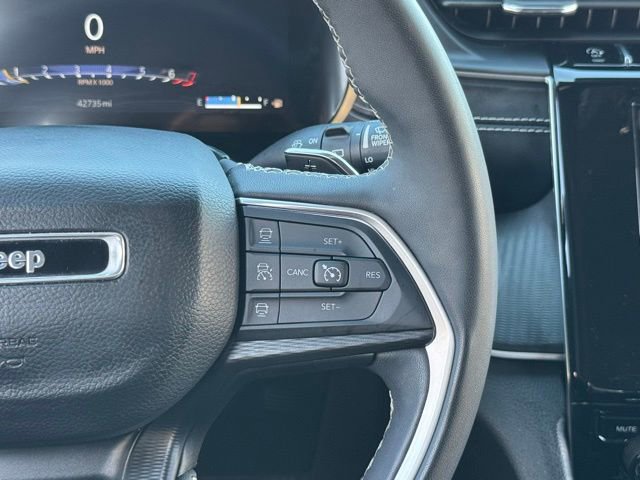 Used 2023 Jeep Grand Cherokee L Laredo image 18