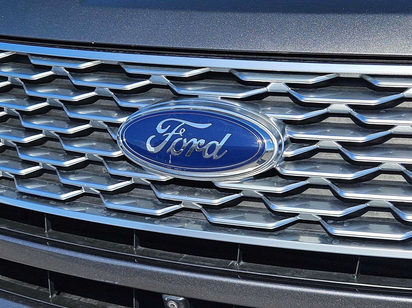 Used 2018 Ford Explorer Platinum AWD/4WD image 11