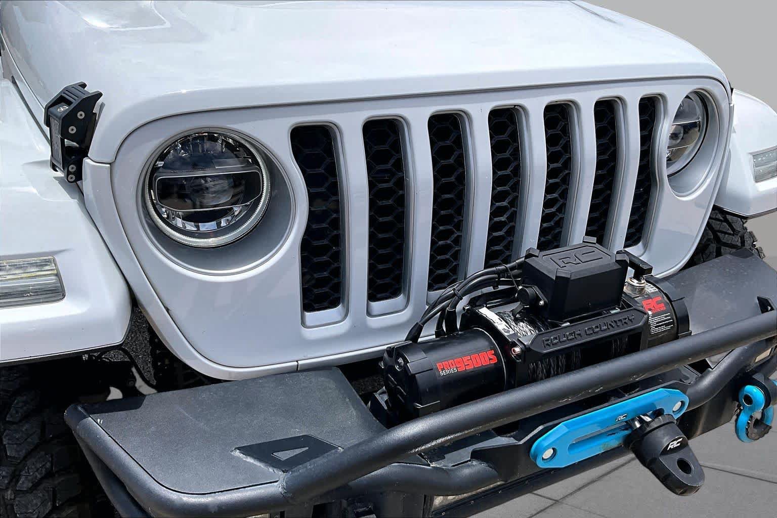 Used 2022 Jeep Wrangler Unlimited Sahara AWD/4WD image 28