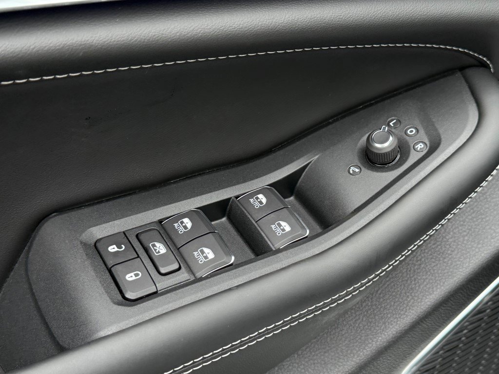 New 2025 Jeep Grand Cherokee Overland w/ Adv Protech Group III image 21