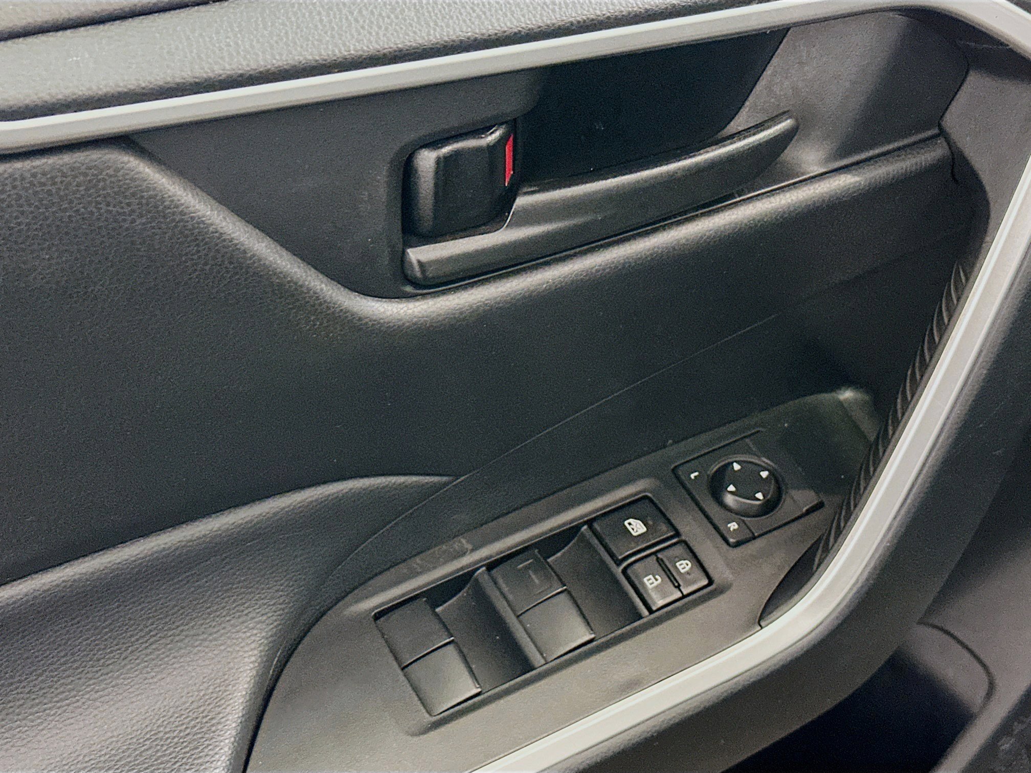 Used 2024 Toyota RAV4 LE image 15