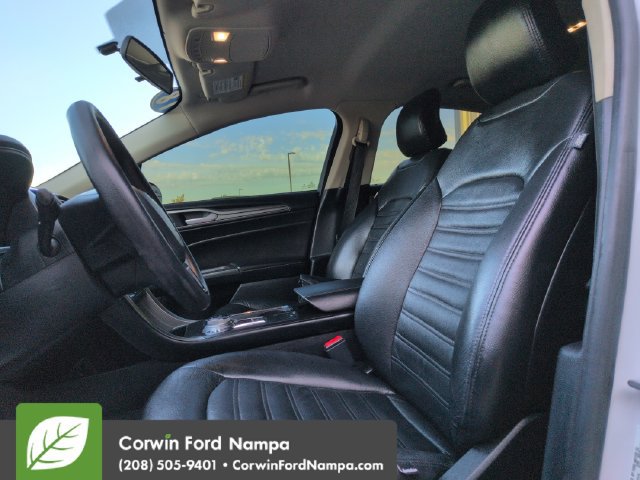 Used 2018 Ford Fusion SE w/ Fusion SE Technology Package FWD image 23