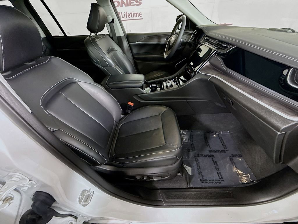 Used 2022 Jeep Grand Cherokee Limited 4xe image 32