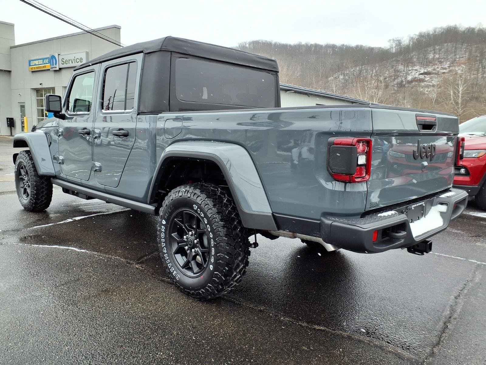 New 2026 Jeep Gladiator Sport AWD/4WD image 3