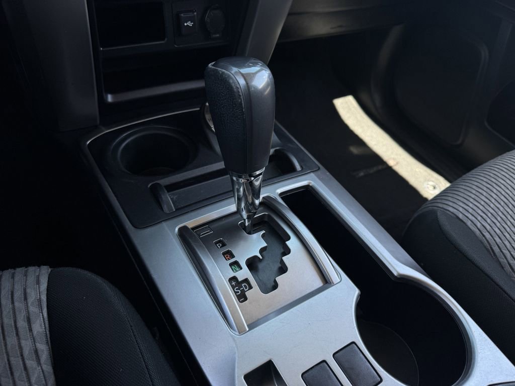 Used 2020 Toyota 4Runner SR5 AWD/4WD image 19