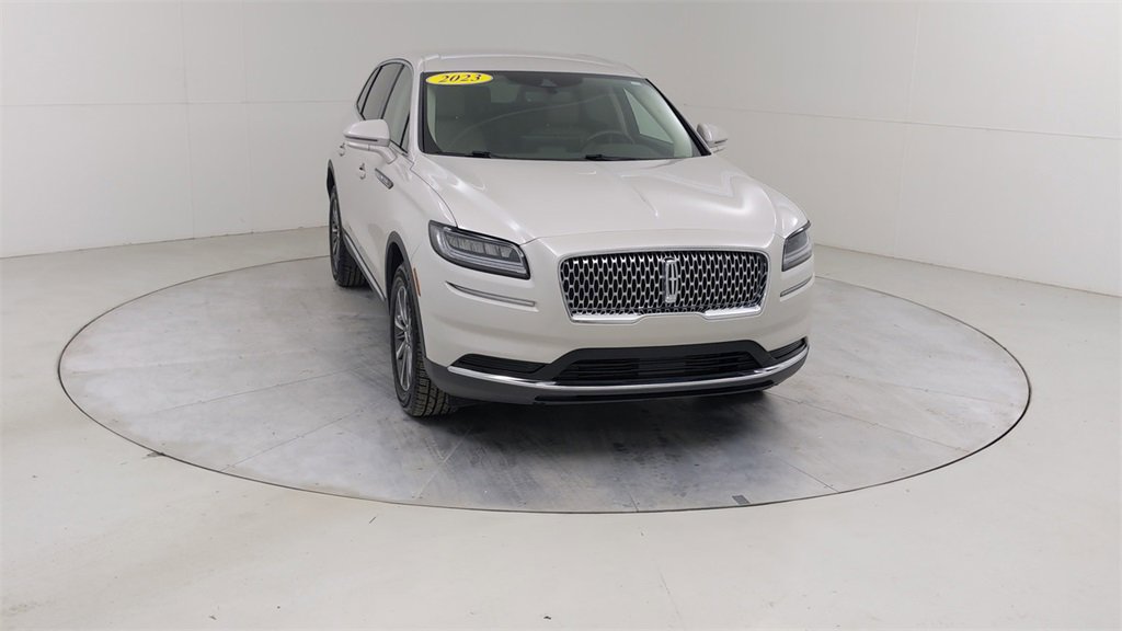 Used 2023 Lincoln Nautilus AWD w/ Premium Package image 9