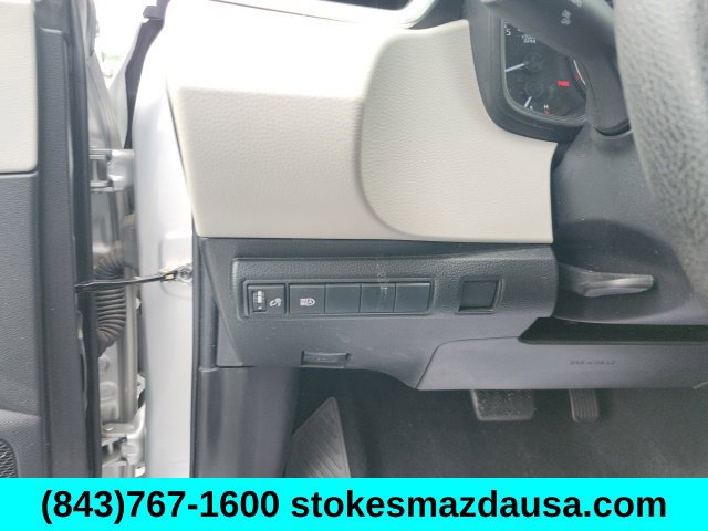 Used 2021 Toyota Corolla LE w/ Carpet Mat Package (TMS) FWD image 17